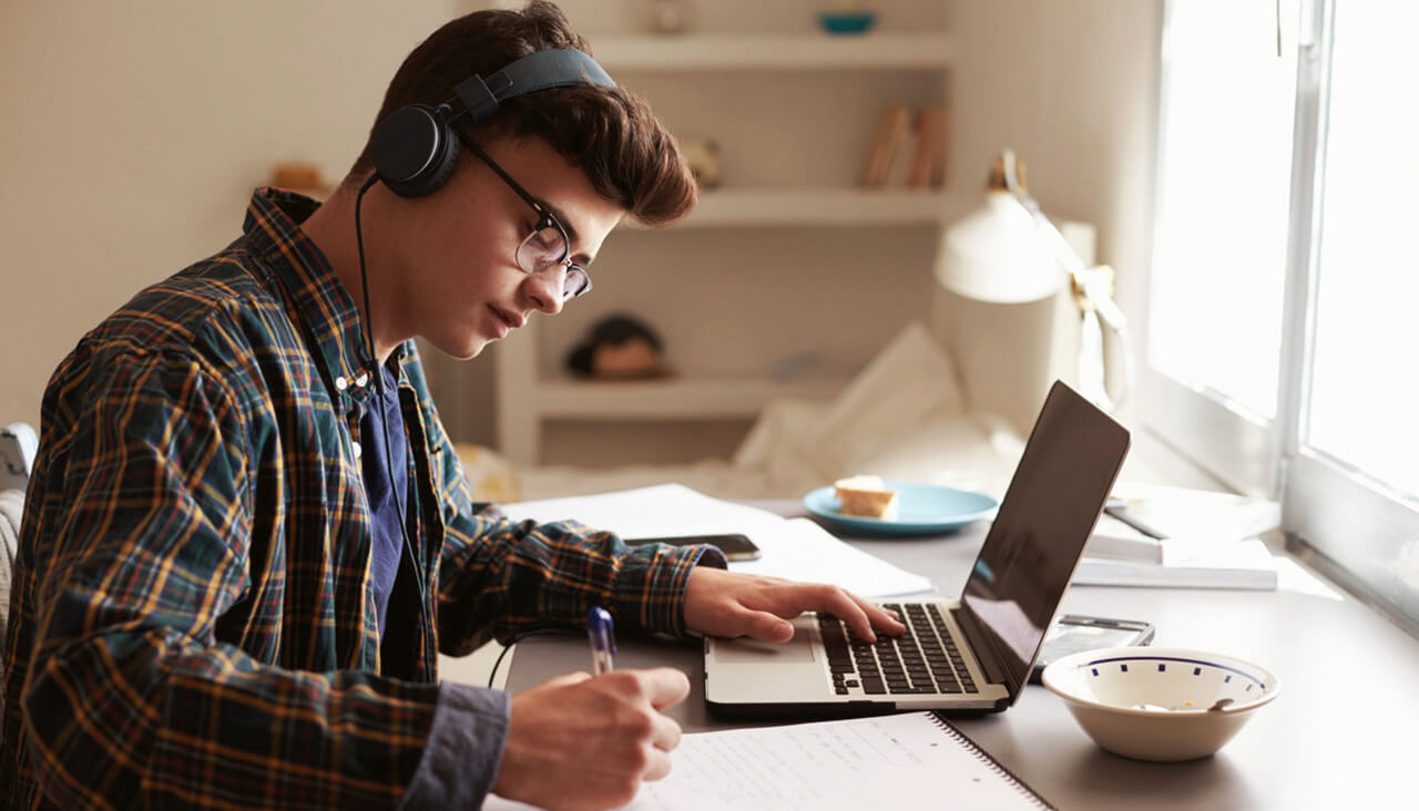 5 Reasons Why Online Learning Is The Future Of Education.